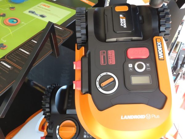ROBOT TONDEUSE WORX WR 155E